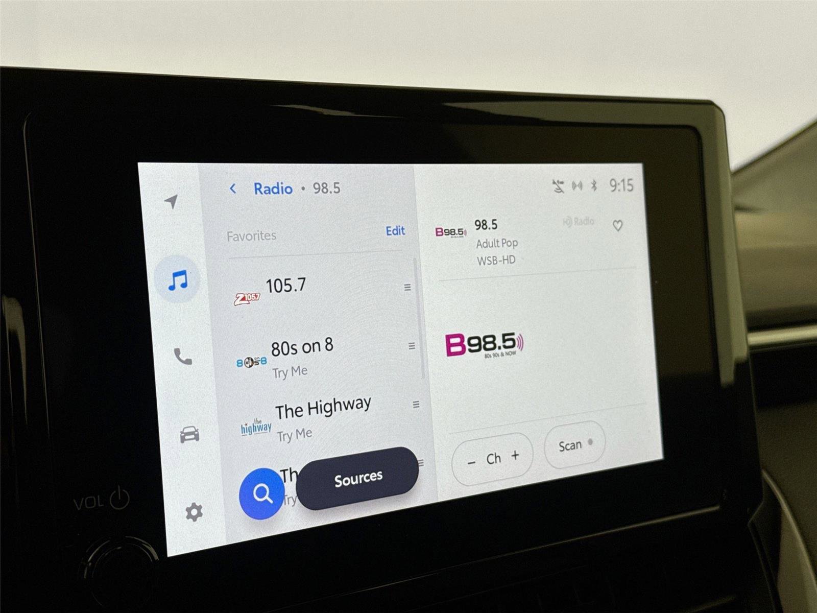 Certified 2025 Toyota Corolla SE image 23