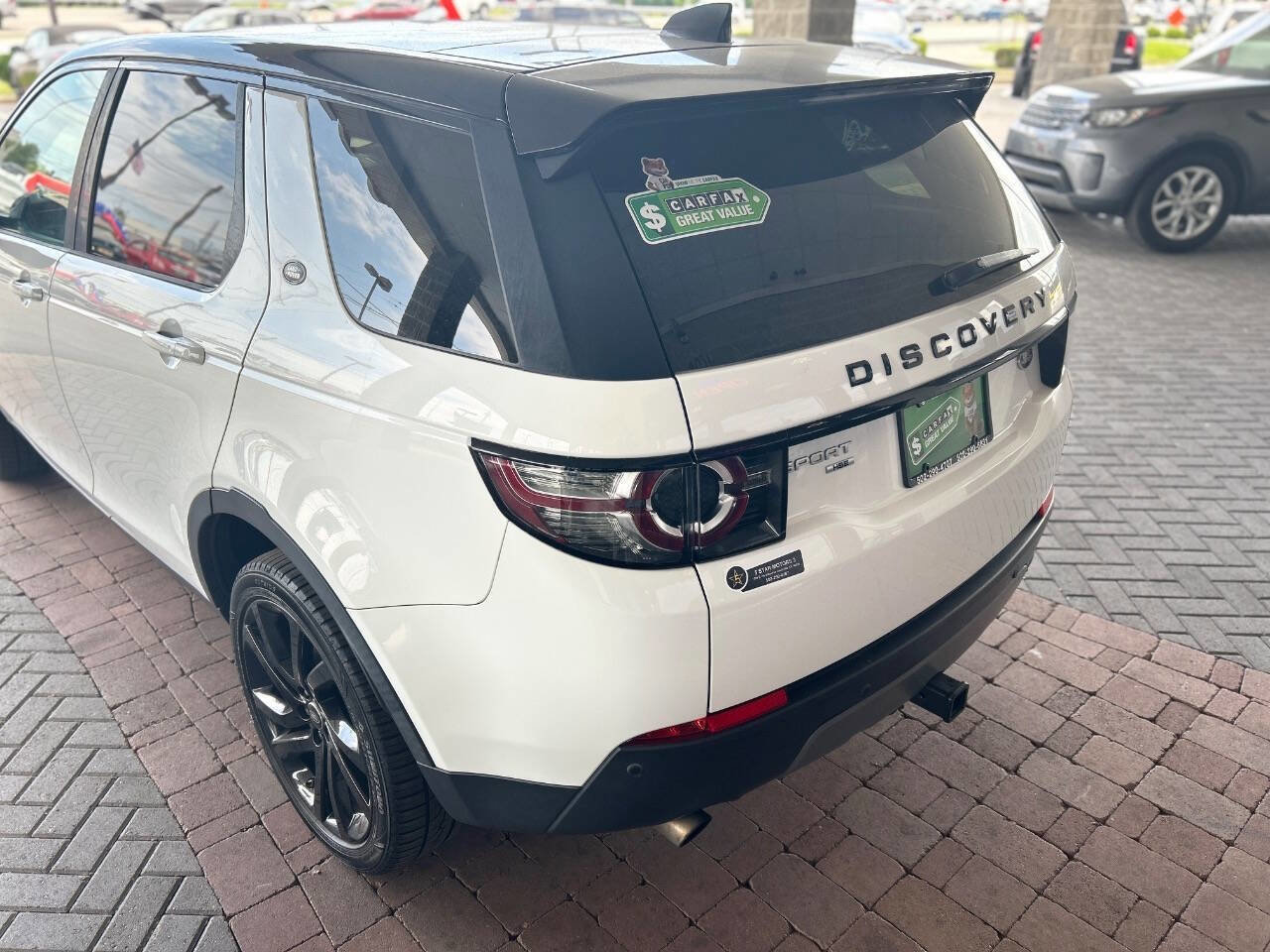 Used 2017 Land Rover Discovery Sport HSE AWD/4WD image 18