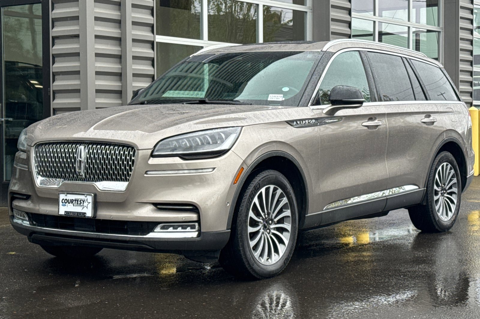 Certified 2020 Lincoln Aviator Reserve w/ Equipment Group 201A image 8