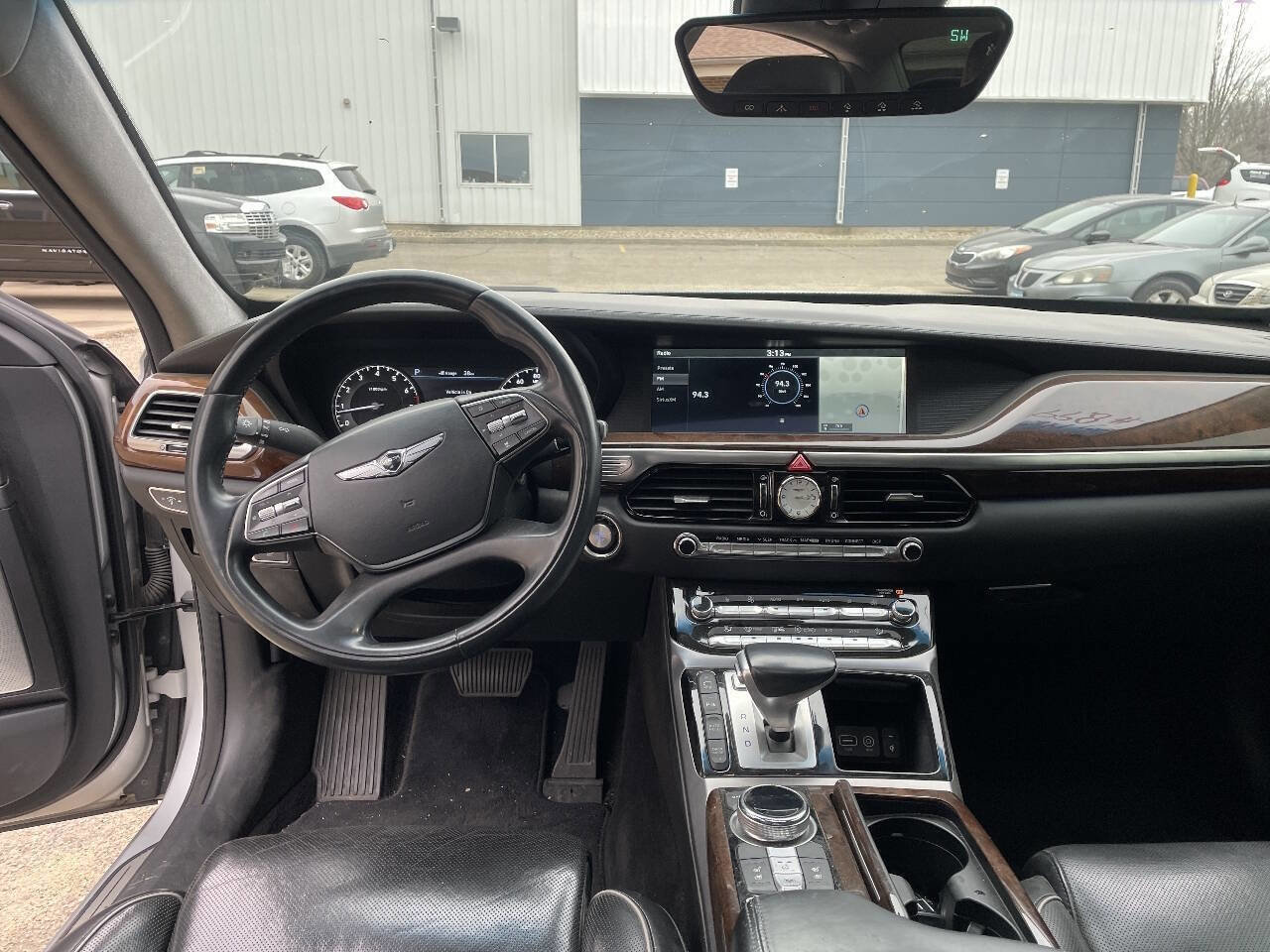 Used 2019 Genesis G90 3.3T Premium image 25