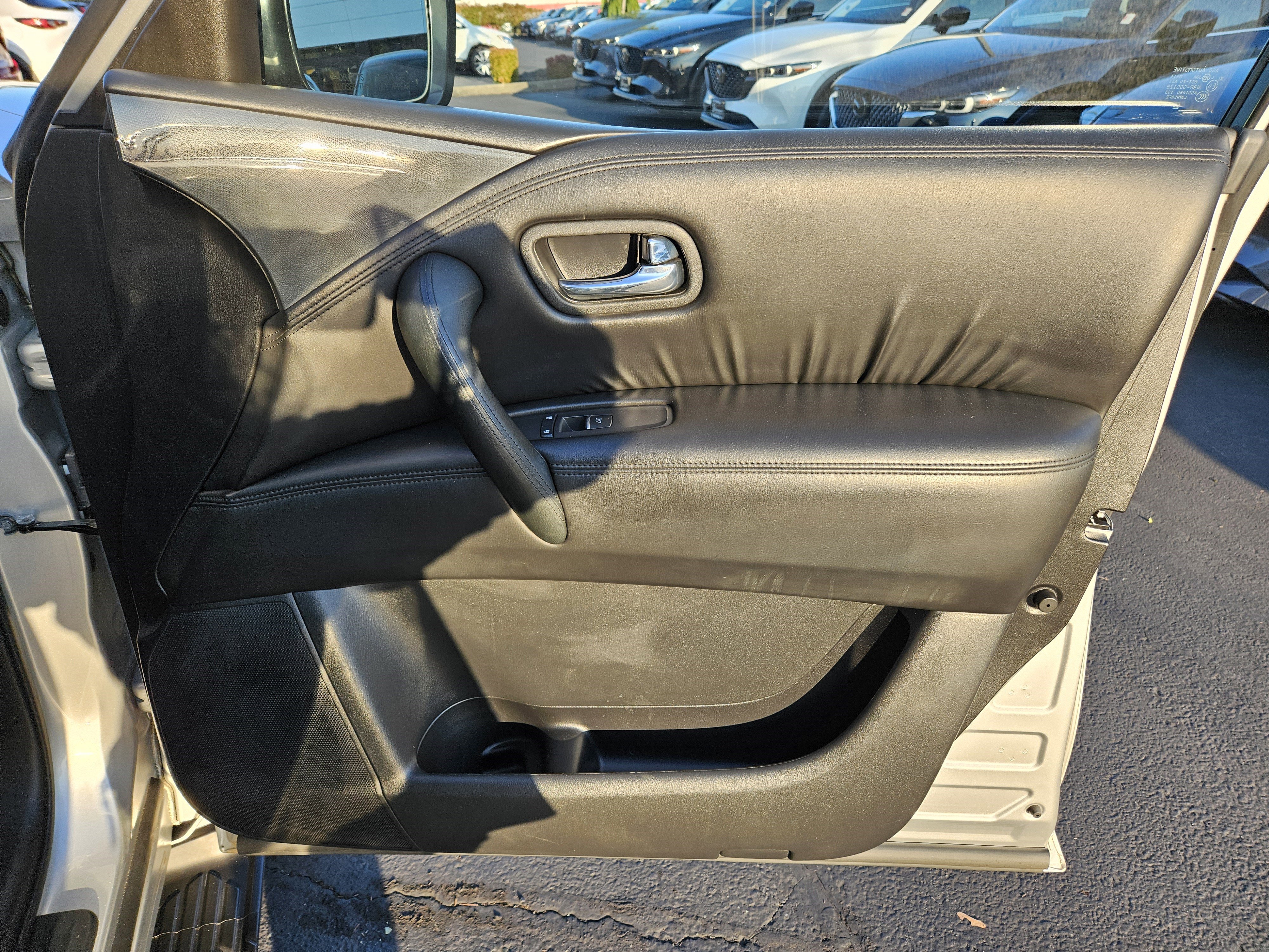 Used 2021 Nissan Armada SV image 10