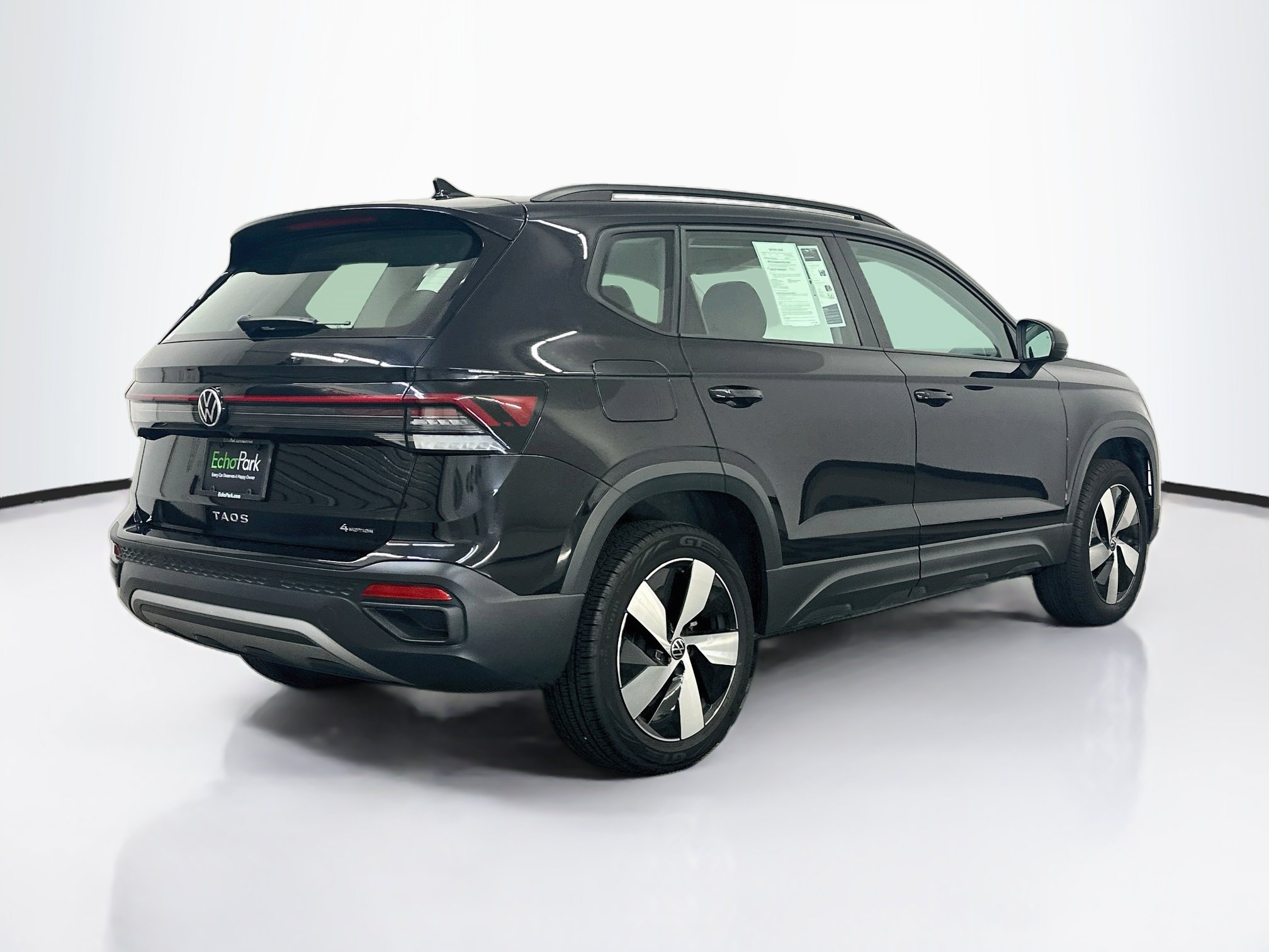 Used 2025 Volkswagen Taos S AWD/4WD image 9