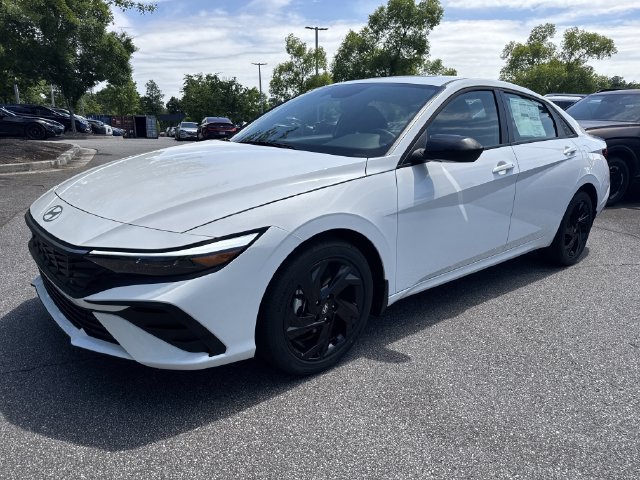 New 2026 Hyundai Elantra Sport FWD image 3