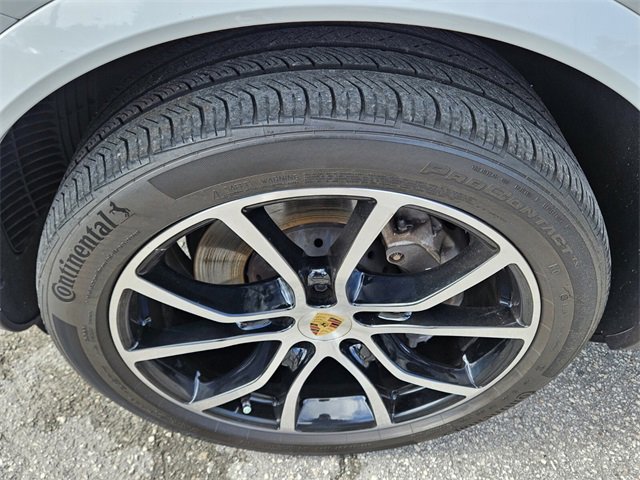 Used 2023 Porsche Cayenne image 3