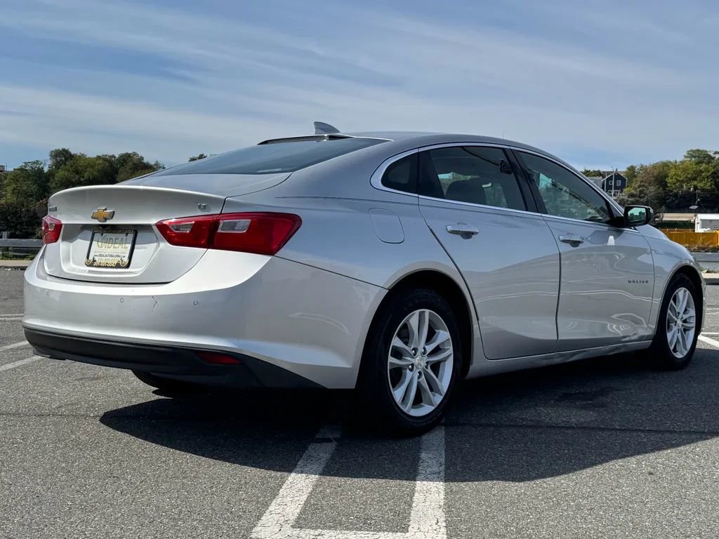 Used 2017 Chevrolet Malibu LT w/ Driver Confidence Package image 6