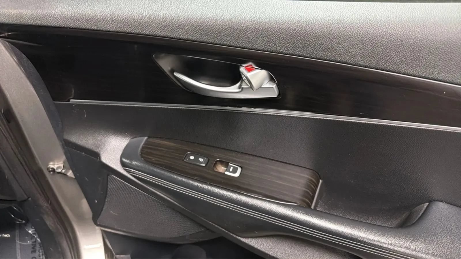 Used 2019 Kia Sorento L FWD image 17