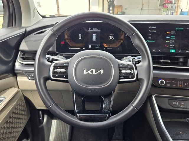 Used 2025 Kia Carnival image 20