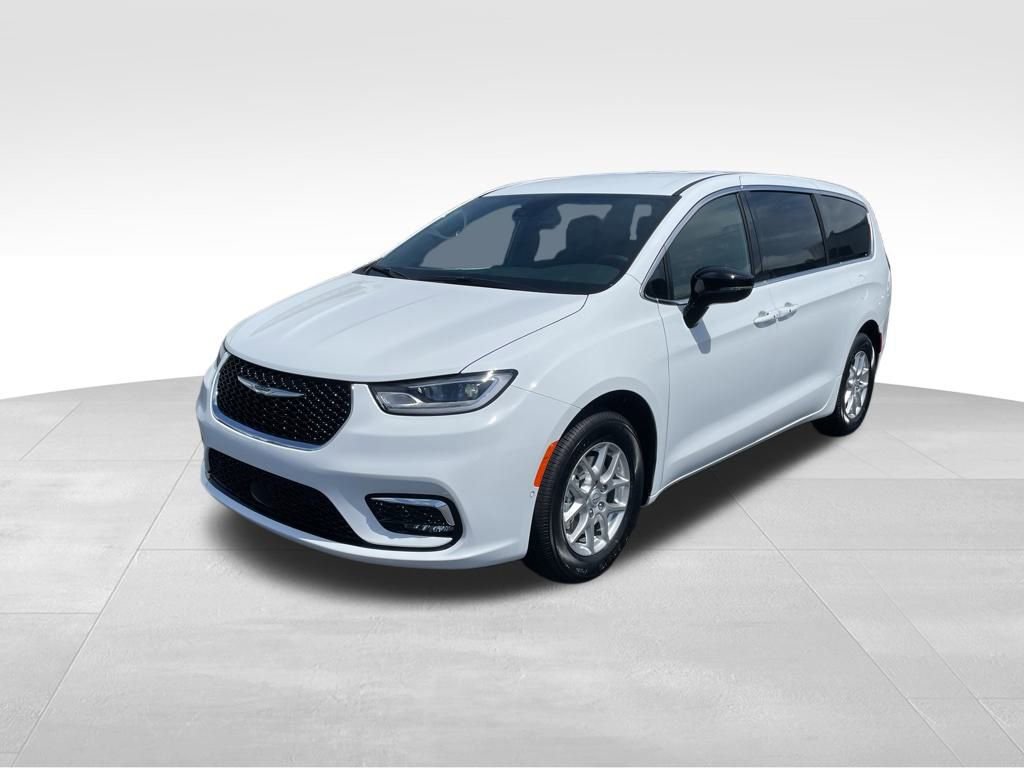 New 2026 Chrysler Pacifica Select image 4