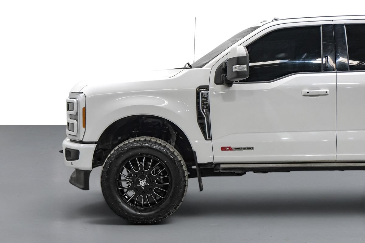 Used 2023 Ford F350 Lariat w/ Lariat Ultimate Package AWD/4WD image 11
