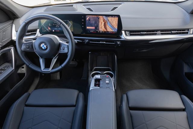 Certified 2025 BMW X2 xDrive28i image 21