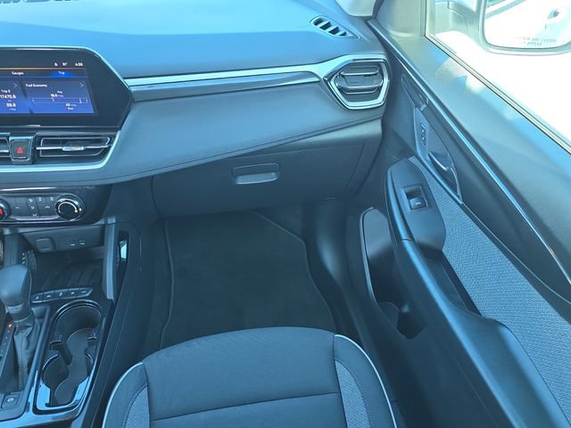 Used 2025 Chevrolet TrailBlazer LT AWD/4WD image 14