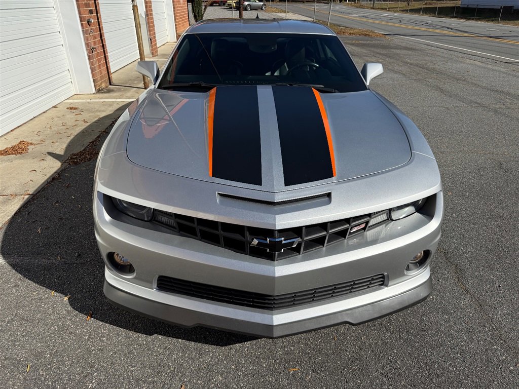 Used 2010 Chevrolet Camaro SS w/ LPO, Ground Effects Package image 12