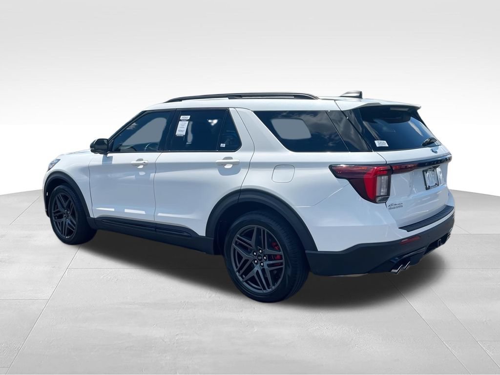 Used 2025 Ford Explorer ST AWD/4WD image 6