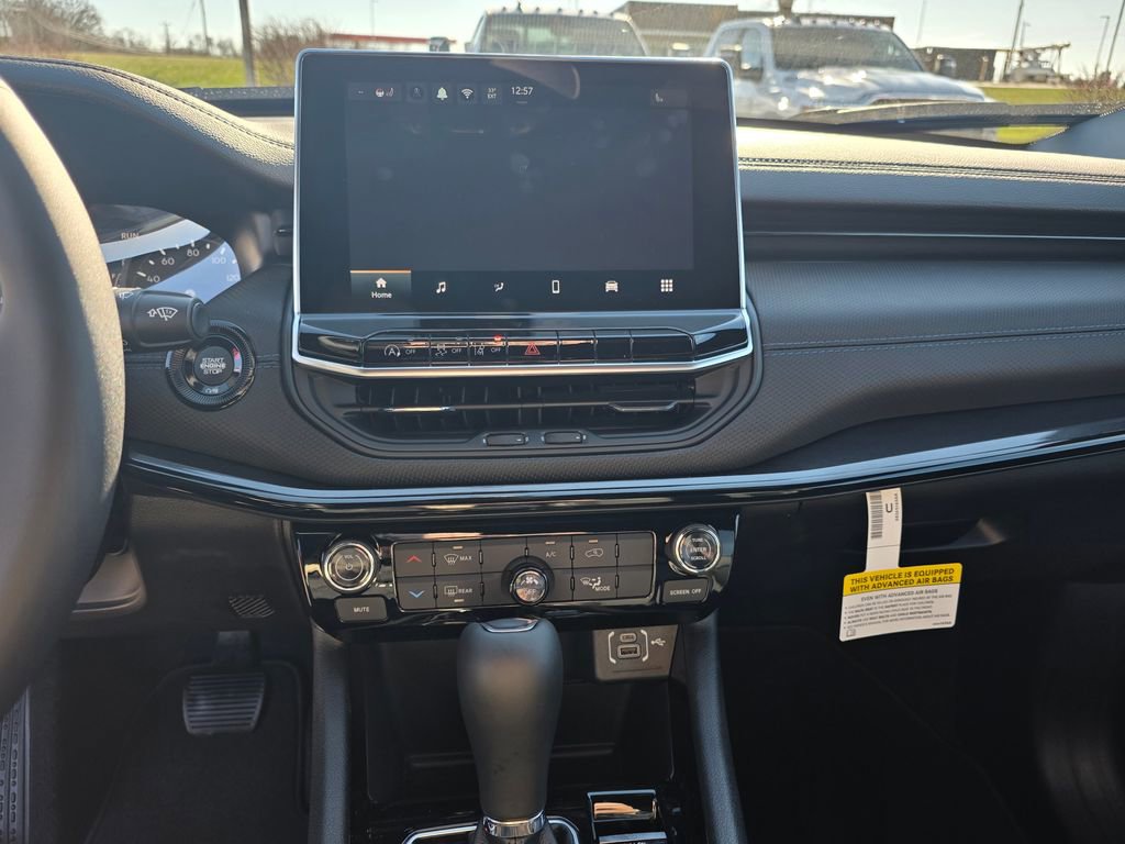 New 2026 Jeep Compass Latitude image 20