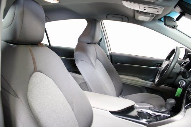 Used 2018 Toyota Camry L image 12