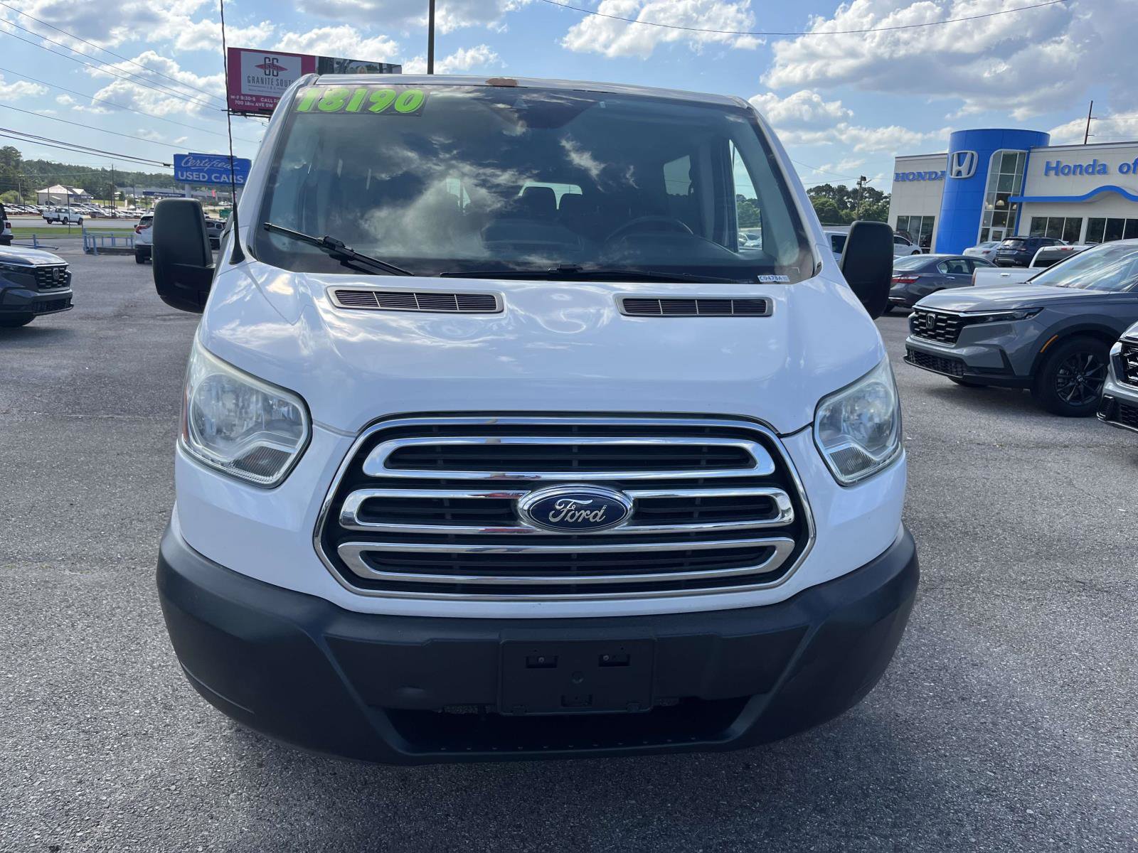 Used 2015 Ford Transit 150 XLT RWD image 2