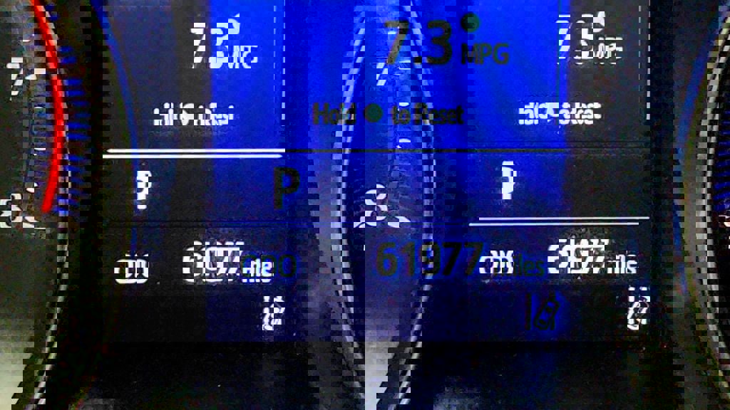 Used 2019 Toyota C-HR LE FWD image 15