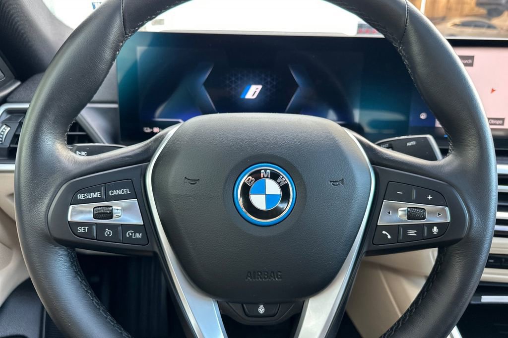 Used 2023 BMW i4 eDrive40 w/ Premium Package image 25