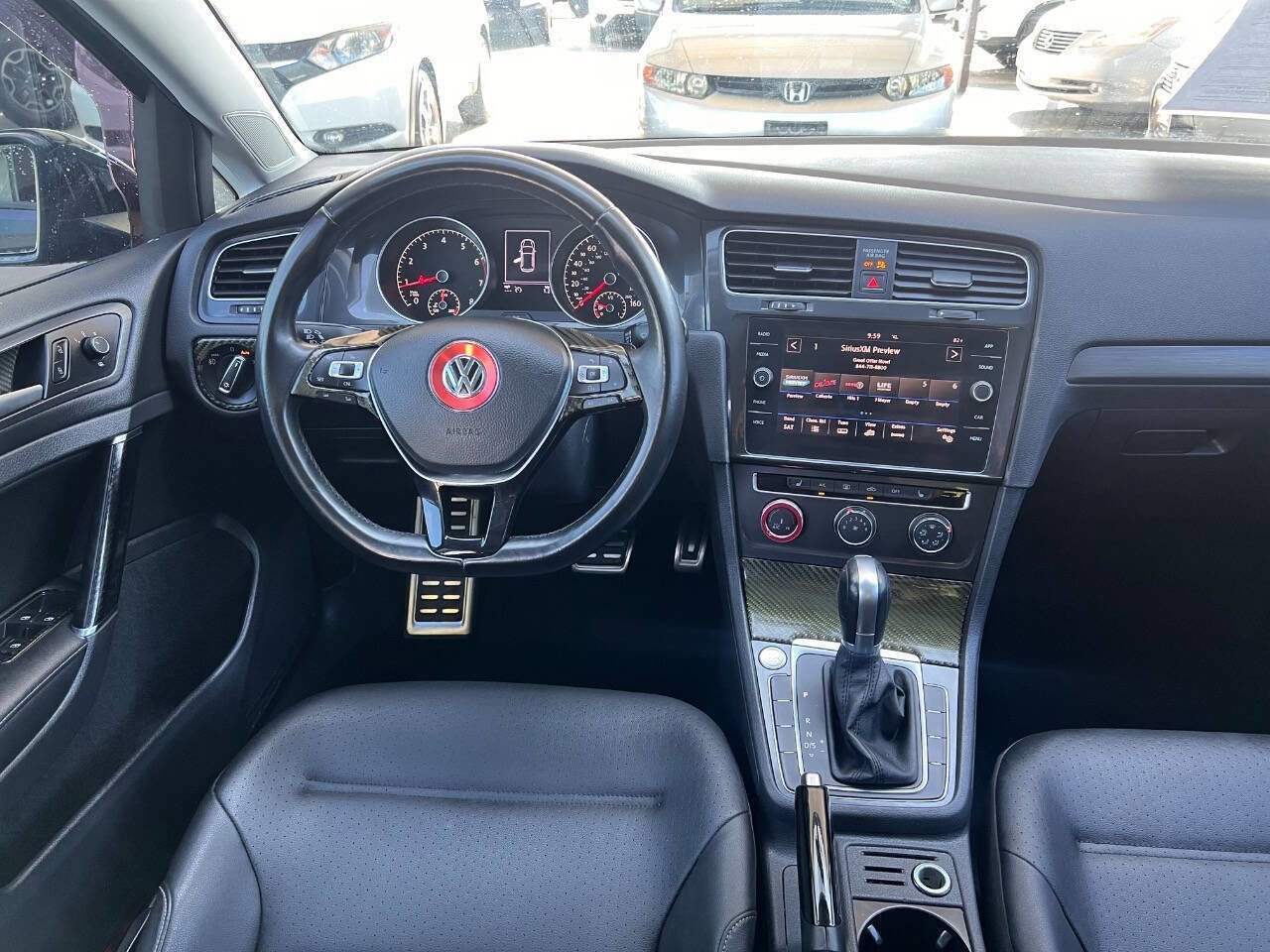 Used 2018 Volkswagen Golf SE image 11