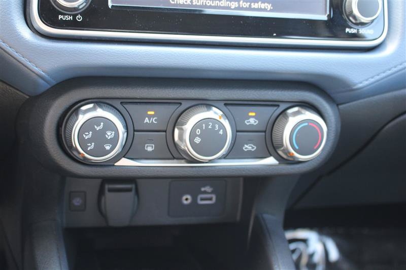 Used 2025 Nissan Versa SV FWD image 15
