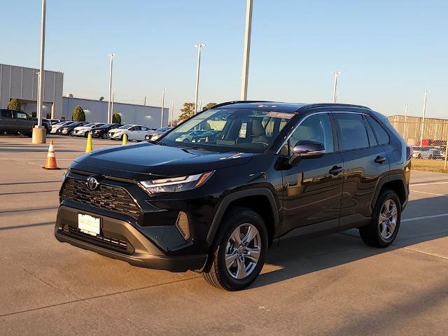 Used 2025 Toyota RAV4 XLE w/ Convenience Package video 3