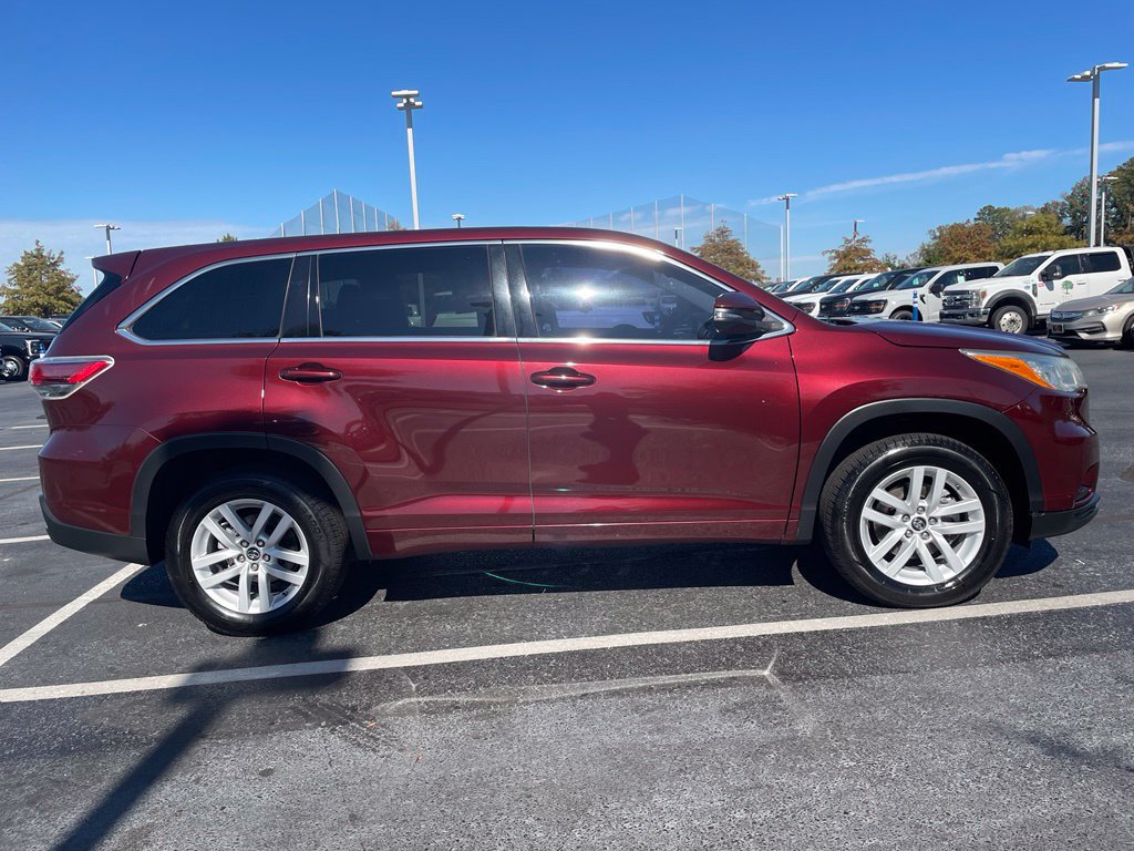 Used 2016 Toyota Highlander LE FWD image 8
