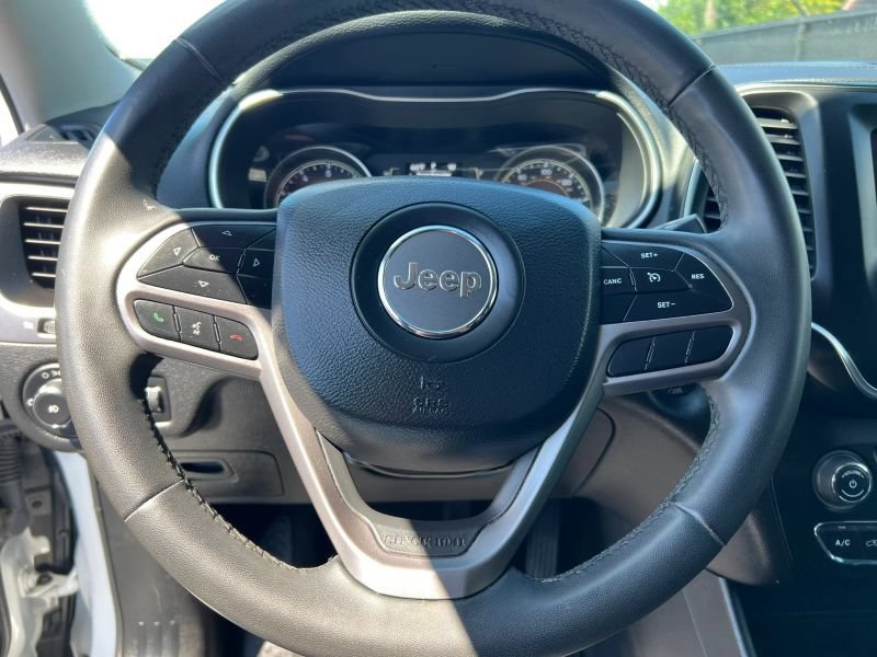 Used 2020 Jeep Cherokee Latitude Plus FWD image 27