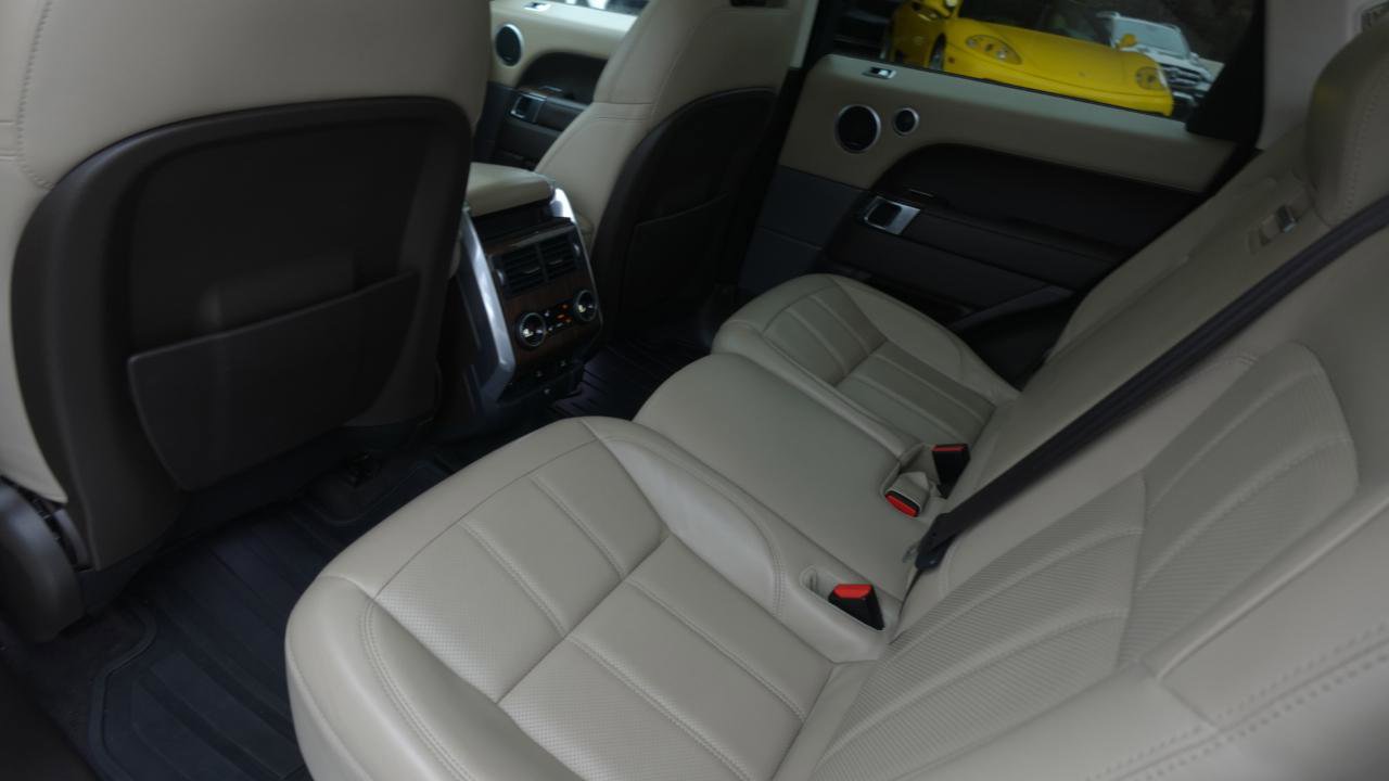 Used 2020 Land Rover Range Rover Sport HSE Dynamic image 16