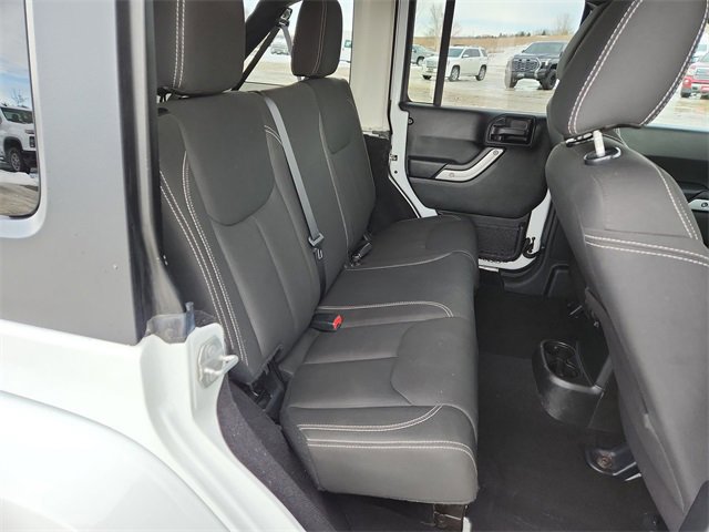 Used 2017 Jeep Wrangler Unlimited Sahara image 22