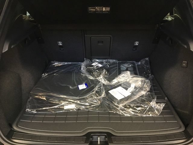 New 2024 Volvo XC40 Recharge Plus w/ Protection Package Premier RWD image 32
