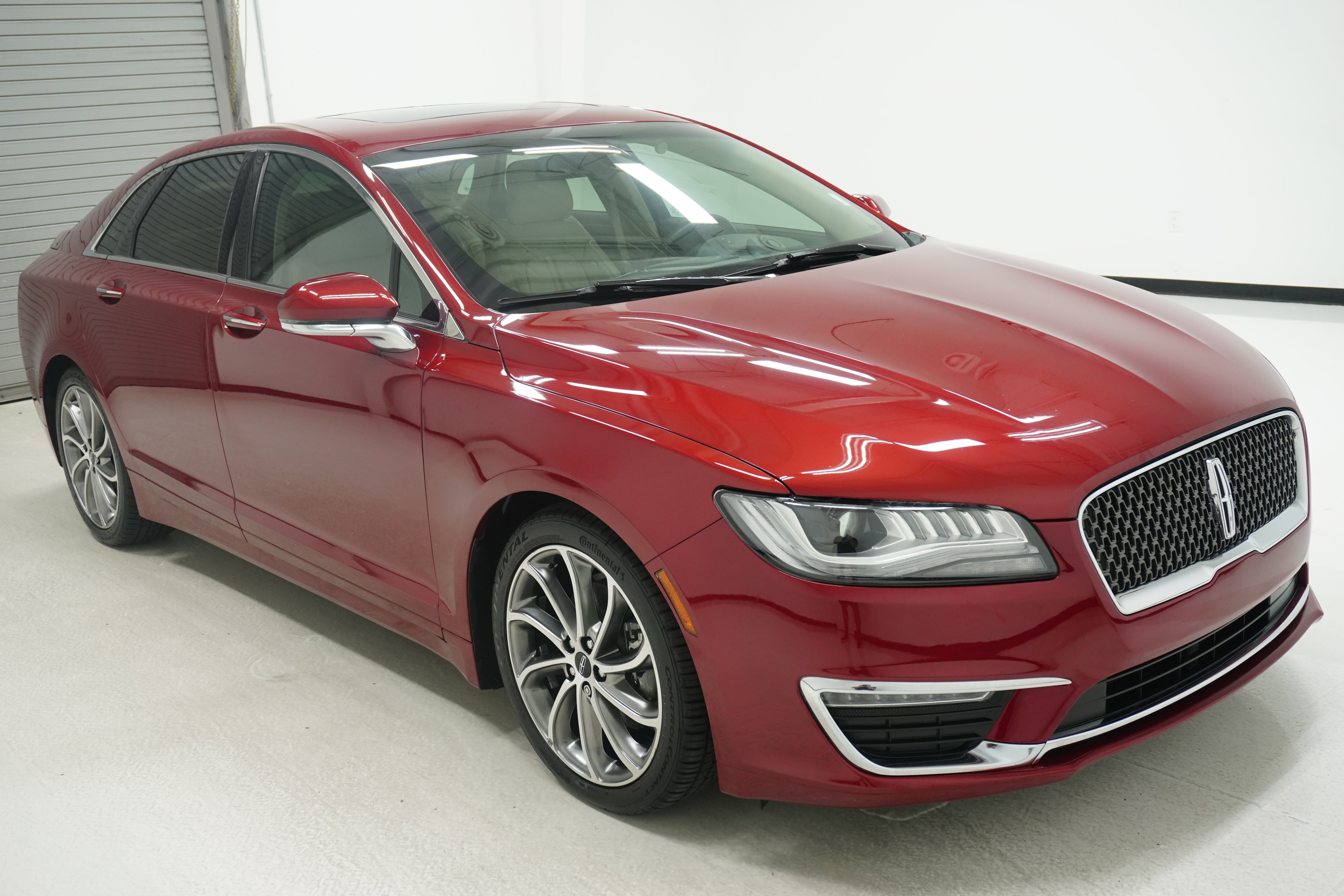 Used 2019 Lincoln MKZ Reserve w/ Reserve Plus Package FWD image 3