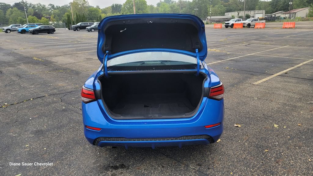 Used 2024 Nissan Sentra SV FWD image 11