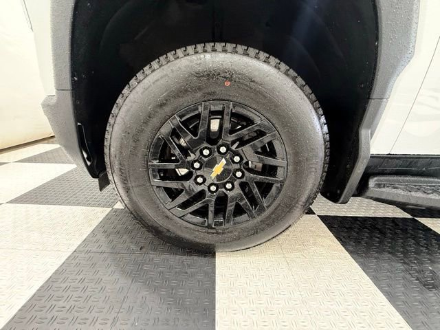 Used 2025 Chevrolet Silverado EV LT image 12