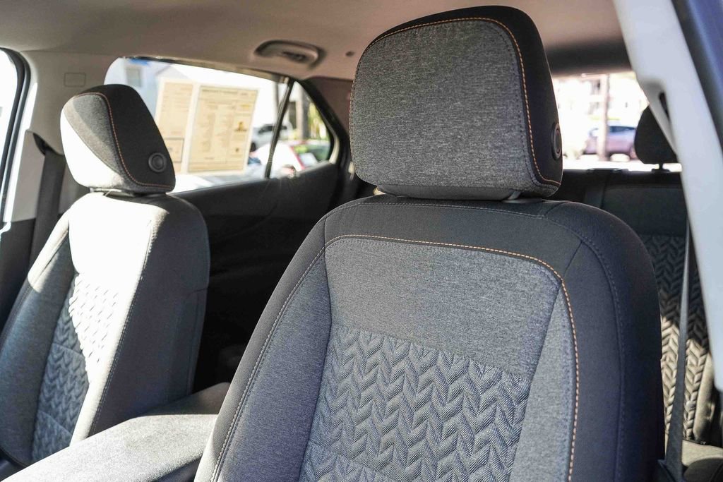 Used 2024 Chevrolet Equinox LT FWD image 24