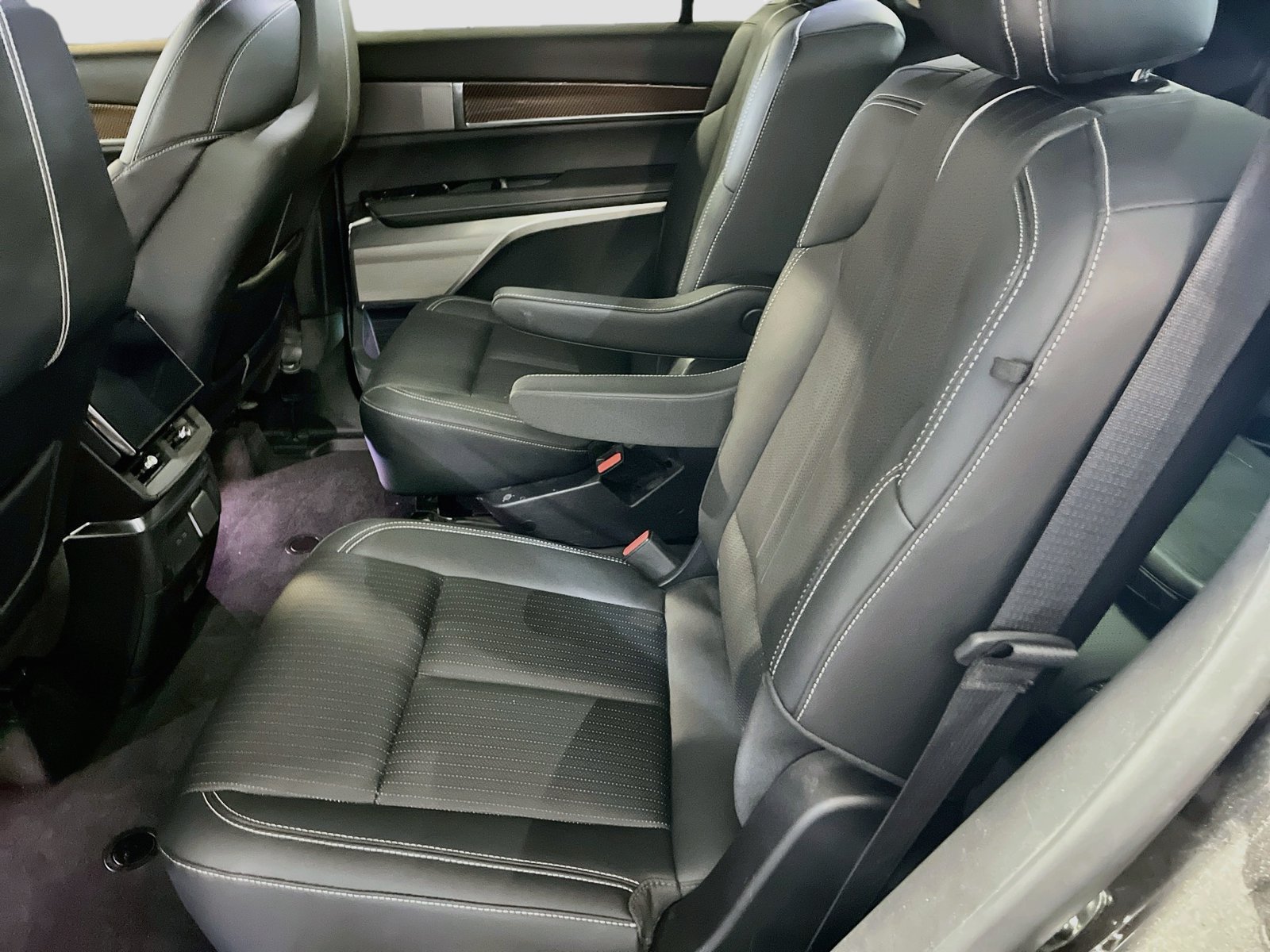 Used 2026 Cadillac Vistiq Luxury w/ LPO, Floor Liner Package AWD/4WD image 24