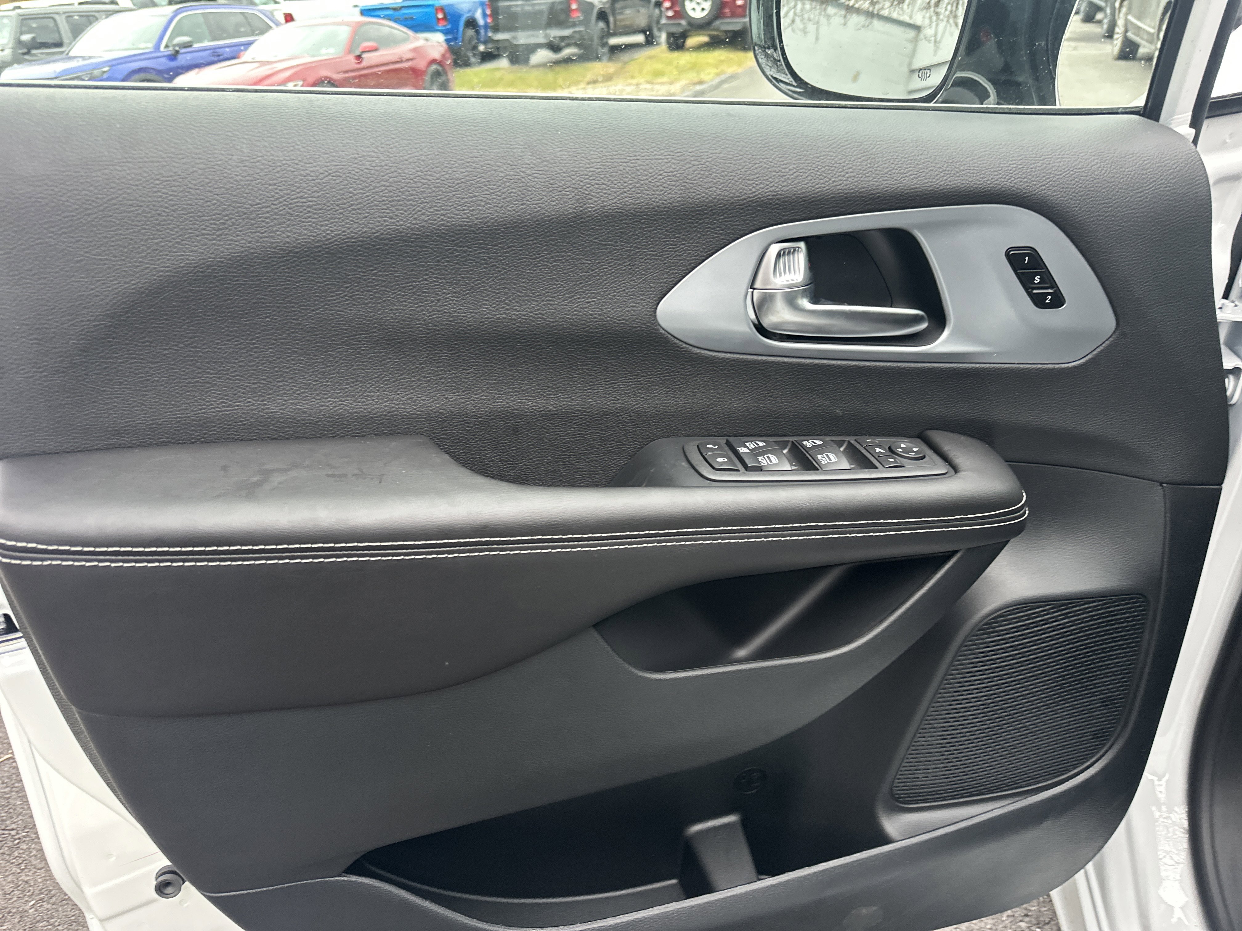 New 2026 Chrysler Pacifica Limited AWD/4WD image 16