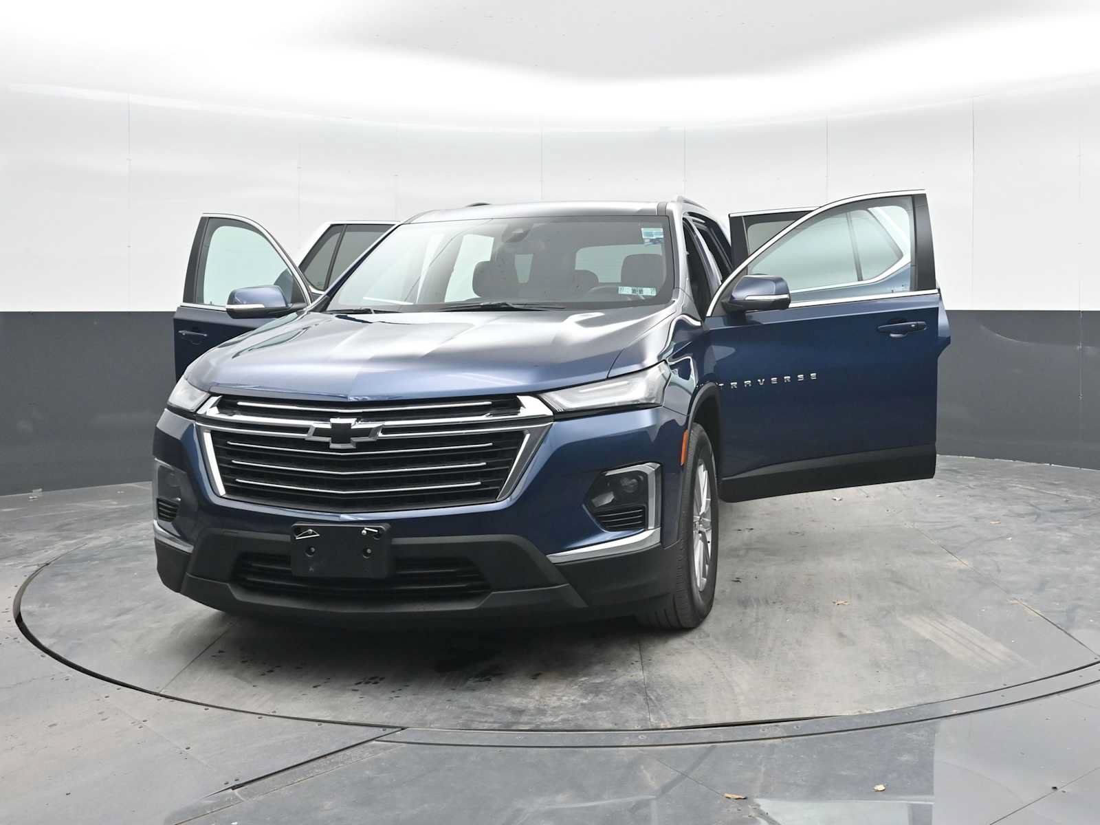 Used 2023 Chevrolet Traverse LT AWD/4WD image 54