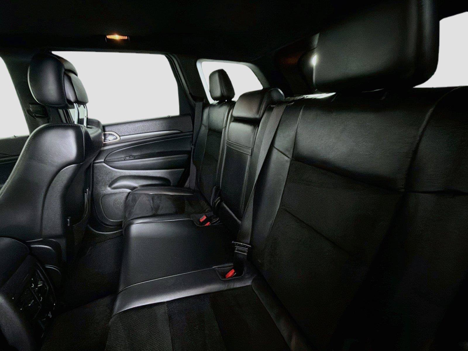 Used 2015 Jeep Grand Cherokee Altitude RWD image 23