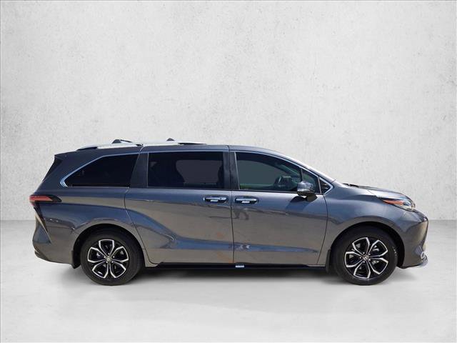 Used 2025 Toyota Sienna Platinum AWD/4WD video 4