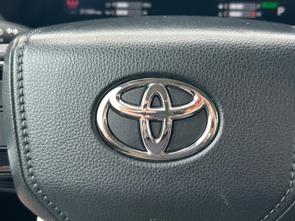 Used 2024 Toyota Tundra Limited AWD/4WD image 44