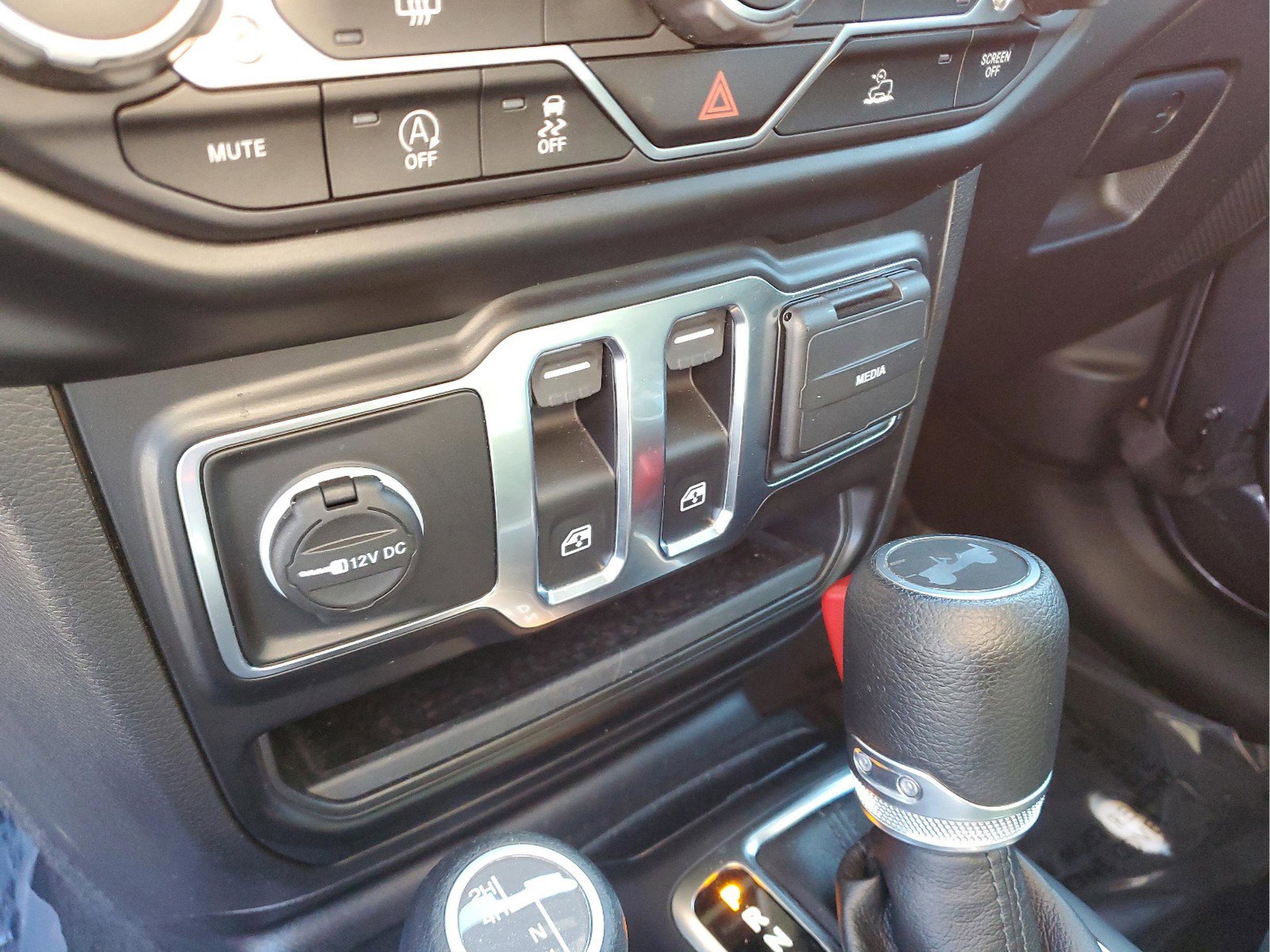 Used 2022 Jeep Wrangler Sport S image 17