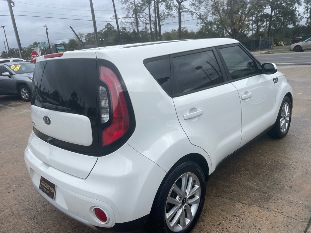 Used 2018 Kia Soul + image 5