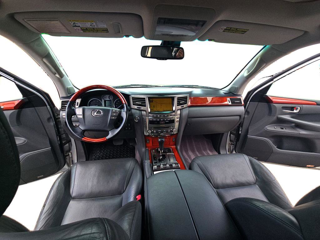Used 2010 Lexus LX 570 4WD image 28