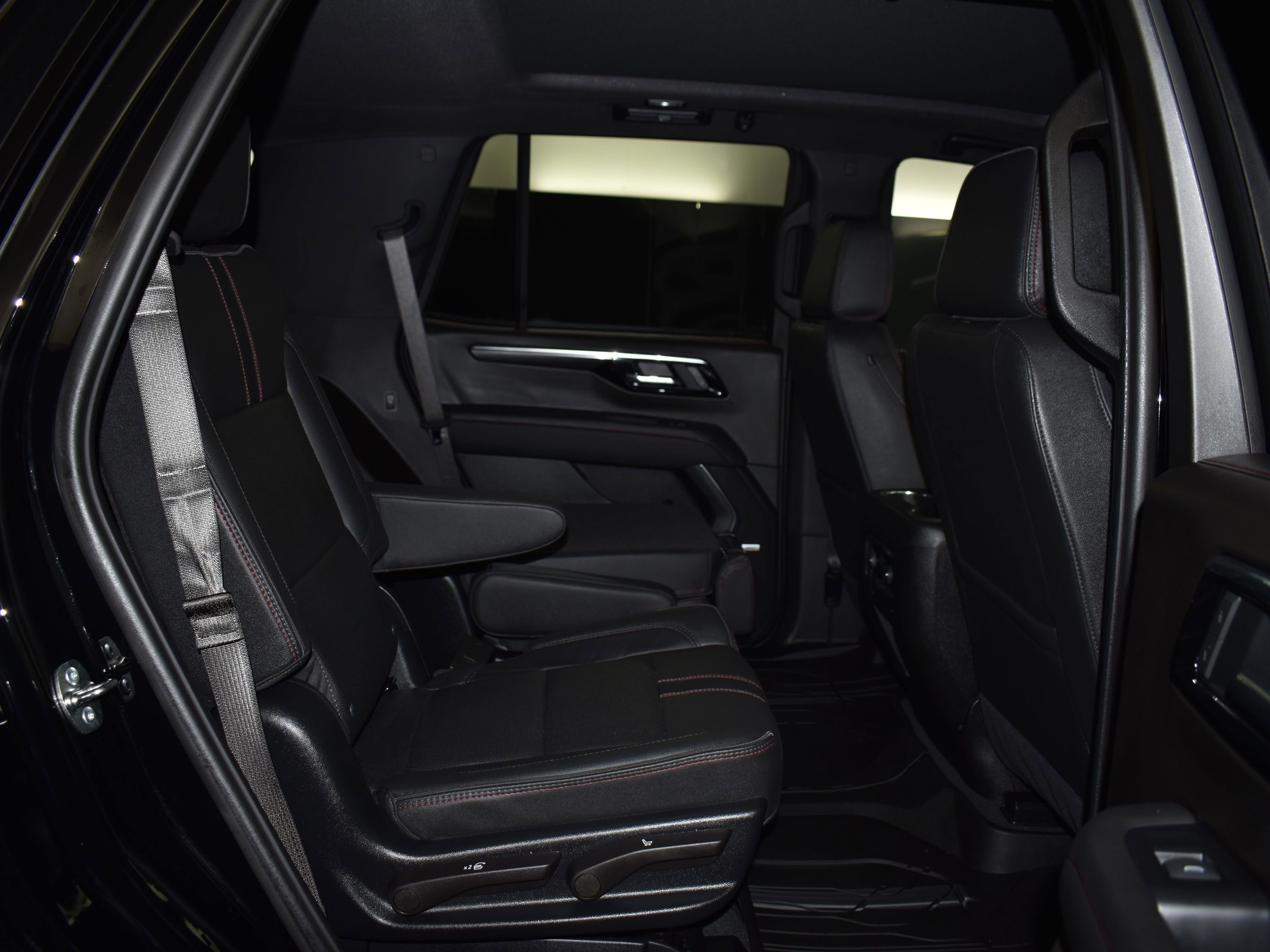 Used 2025 Chevrolet Tahoe RST w/ RST Capability Package image 14