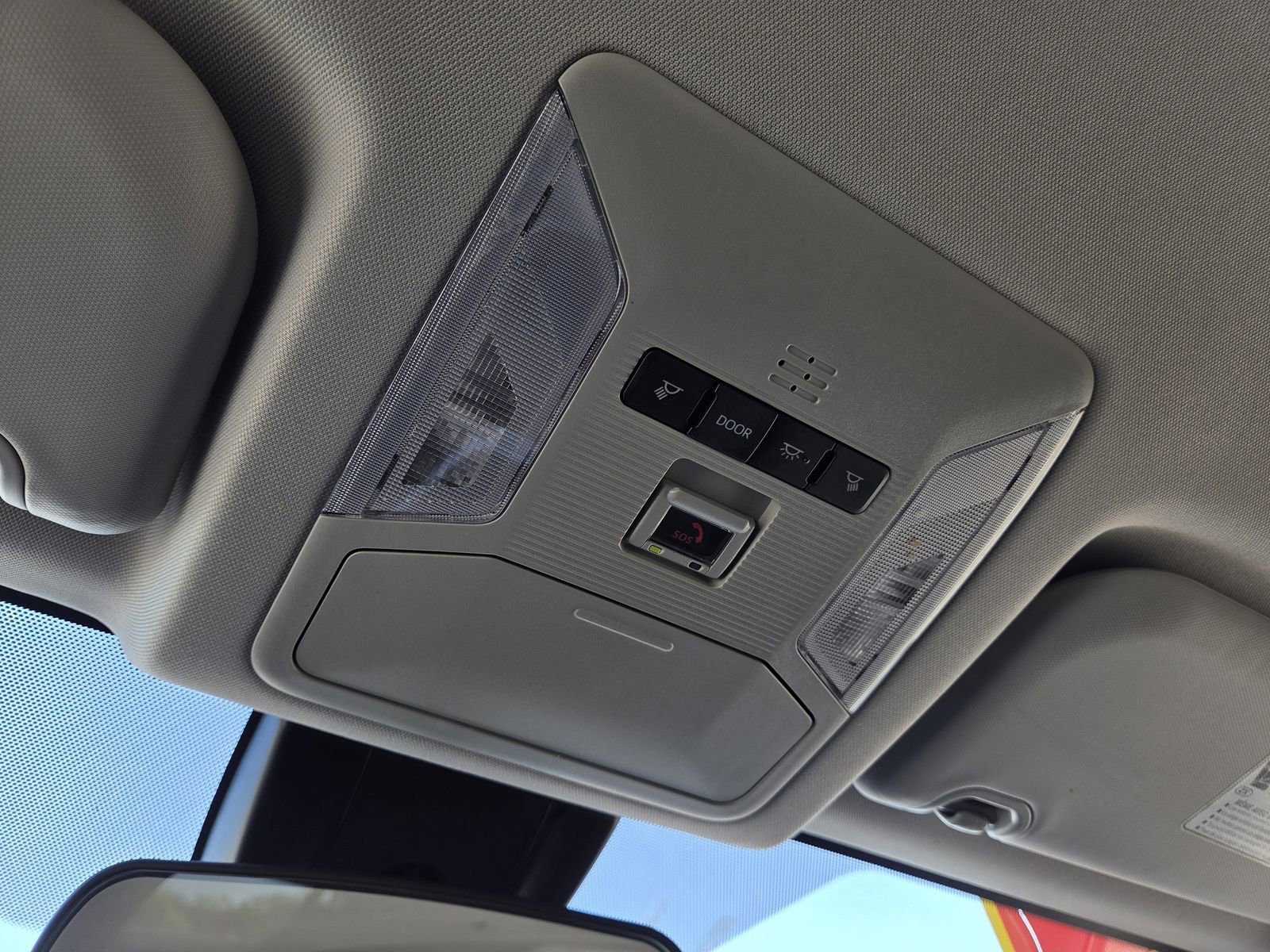 Used 2024 Toyota RAV4 LE AWD/4WD image 38