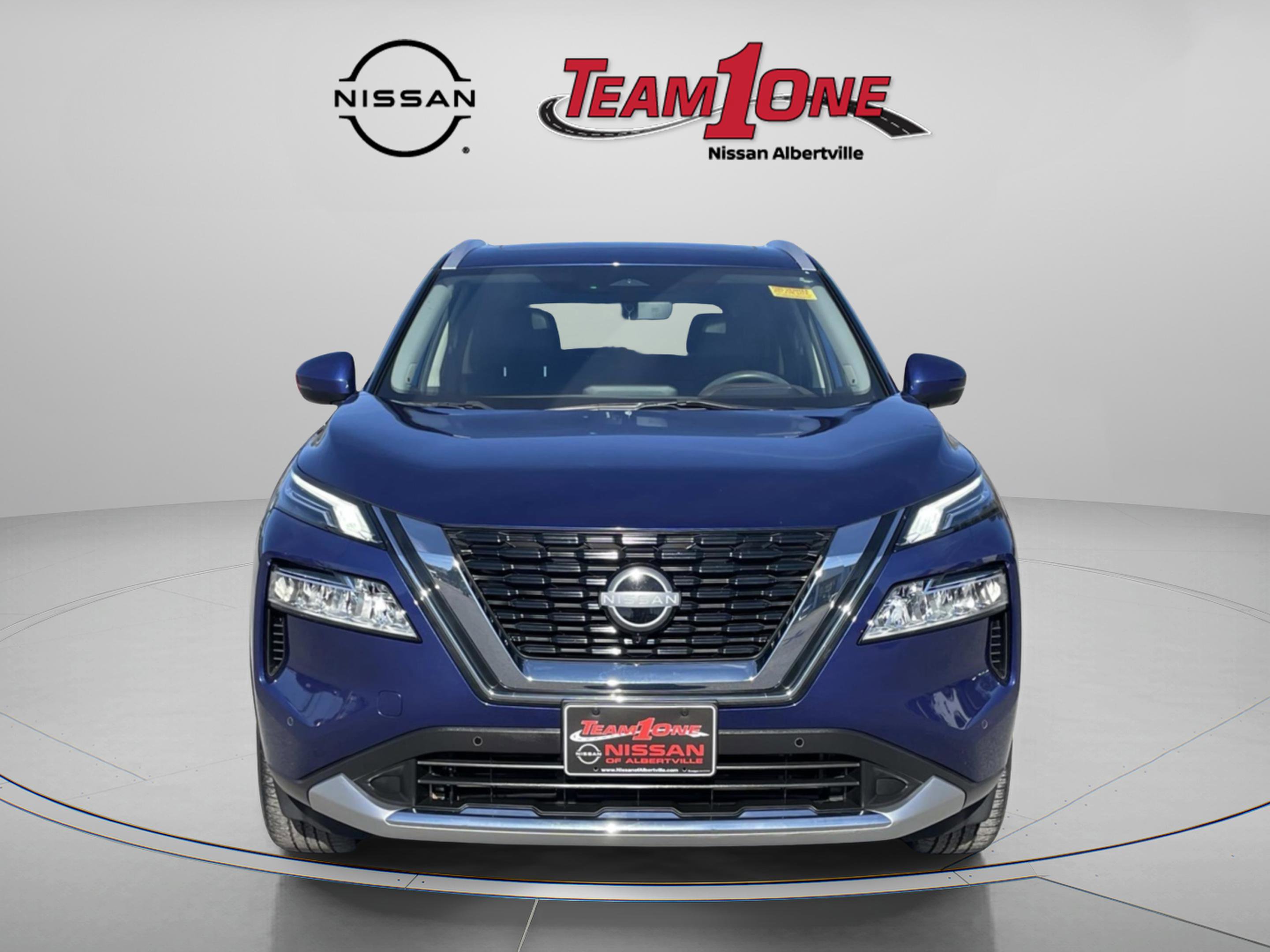 Used 2023 Nissan Rogue Platinum w/ Platinum Premium Package image 2