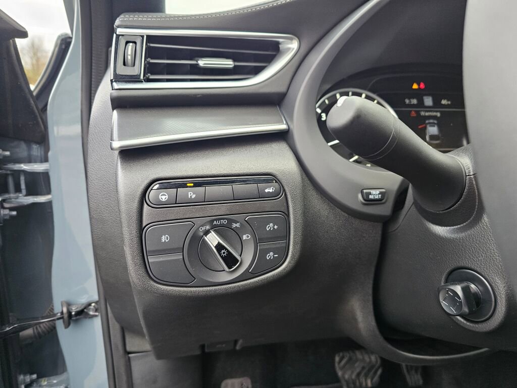 New 2025 INFINITI QX55 Essential image 29