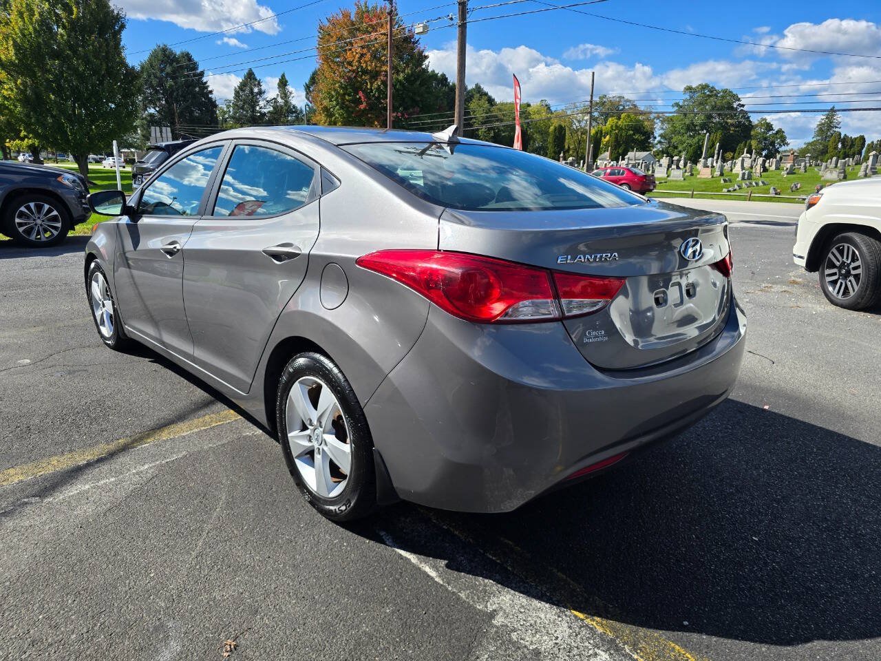 Used 2013 Hyundai Elantra GLS w/ Preferred Pkg FWD image 5