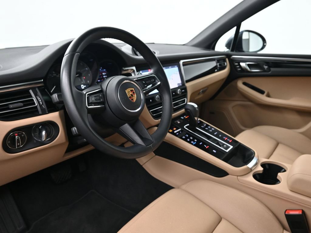 Certified 2022 Porsche Macan S image 4