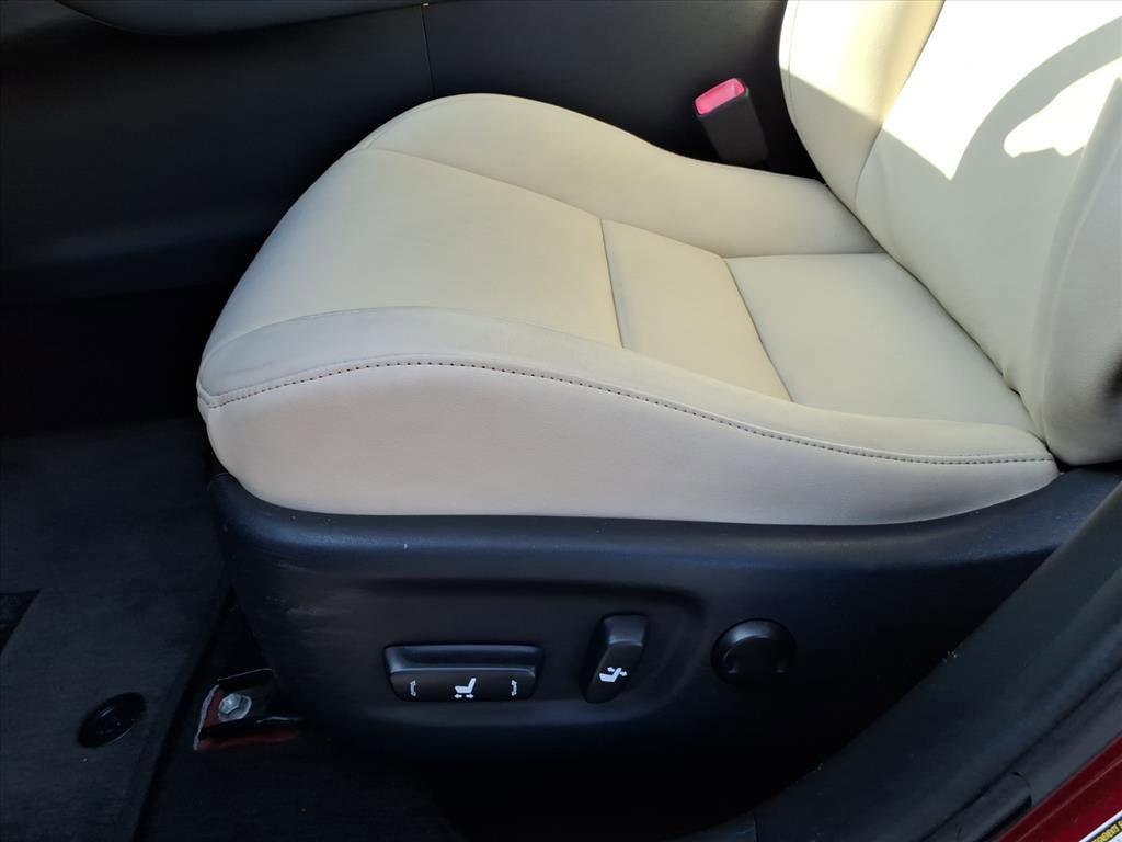 Used 2012 Lexus CT 200h Premium image 16